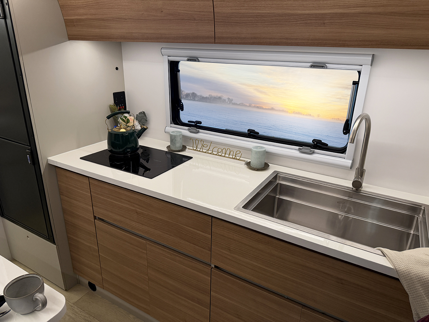 S195 kitchen counter