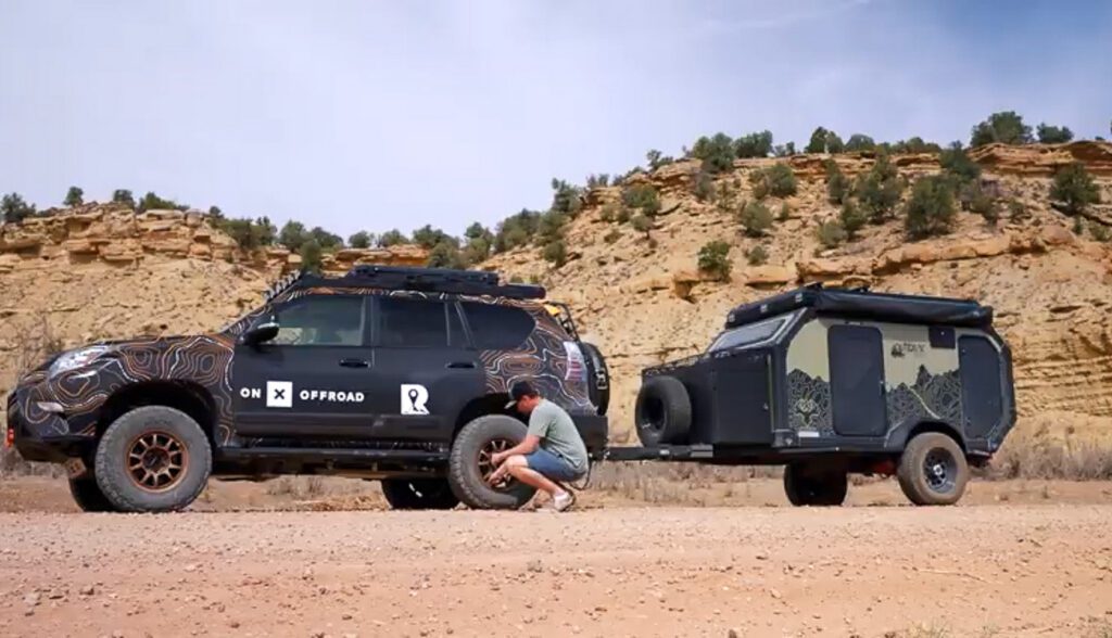 Traveling along the Utah desert with the OB120.